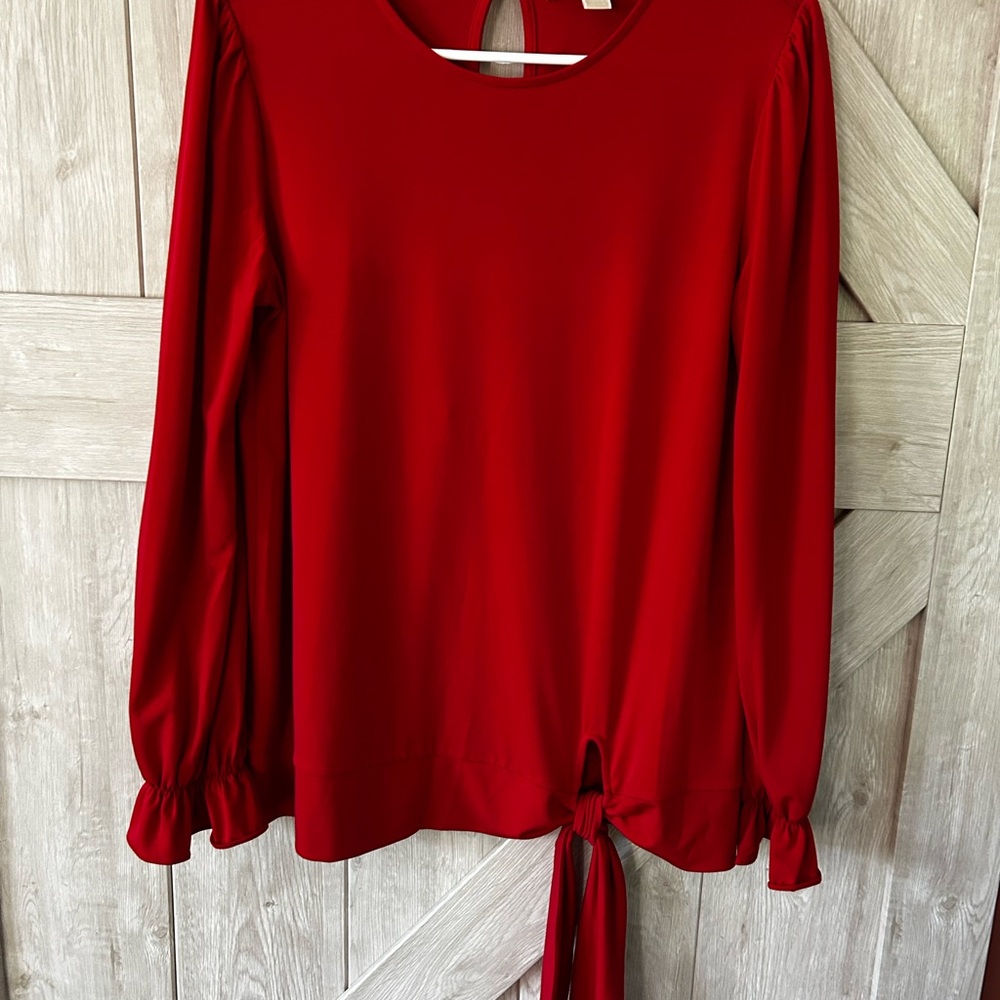 NWOT  Michael Kors Georgeous Red Tie Front Blouse with Billowy Sleeves Sz M B22